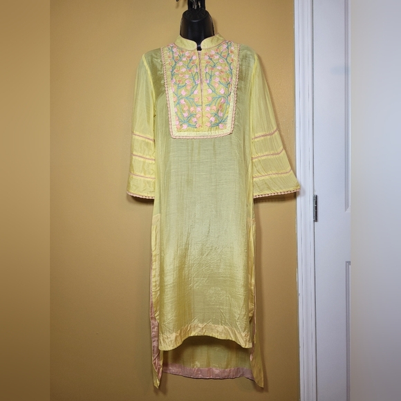 Shruti Sancheti Other - Morpankh by Shruti Sancheti Yellow Lightweight Embroidered Floral Kurta sz S